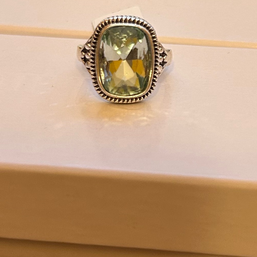 Size 7 Green Peridot Diamond CZ Gemstone Ring Set in Silver Tone Band No Mark
